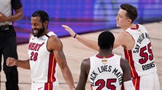 Andre Iguodala (vlevo) sklízí pochvaly spoluhráčů z Miami za bezchybné... Andre Iguodala (vlevo) sklízí pochvaly spoluhráčů z Miami za bezchybné...