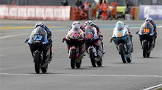 Celestino Vietti míří za vítězstvím v závodu Moto3 při Velké ceně Francie v Le... Celestino Vietti míří za vítězstvím v závodu Moto3 při Velké ceně Francie v Le...