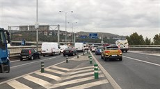 Ucpaná Jižní spojka na Barrandovském mostě. (13.10.2020) Ucpaná Jižní spojka na Barrandovském mostě. (13.10.2020)