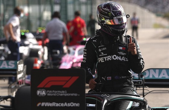 Lewis Hamilton, vítz kvalifikace na Velkou cenu Portugalska