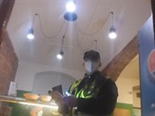 Pizzerie v Praze fungovala navzdory zákazu Pizzerie v Praze fungovala navzdory zákazu