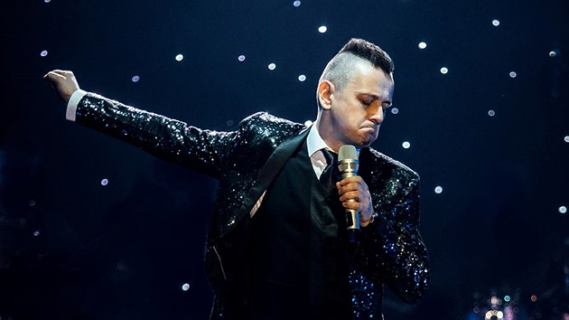 Coby zpěvák a moderátor se Jiří Ševčík pravidelně objevuje za mikrofonem prestižních kulturních akcí. A jeho vystoupení bývají neotřelá a překvapivá.