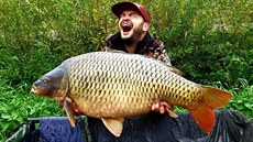 Čech Tomáš Kubík se svým úlovkem z Labe Čech Tomáš Kubík se svým úlovkem z Labe