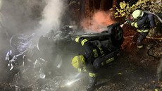Dva lidské životy si vyžádala nehoda auta na Zlínsku. (25. října 2020) Dva lidské životy si vyžádala nehoda auta na Zlínsku. (25. října 2020)