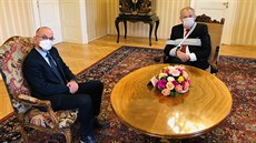 Prezident Miloš Zeman přijal na zámku v Lánech kandidáta na post ministra... Prezident Miloš Zeman přijal na zámku v Lánech kandidáta na post ministra...