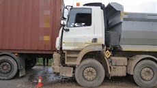 Nehoda nákladního automobilu v Hradci Králové. (21. 10. 2020) Nehoda nákladního automobilu v Hradci Králové. (21. 10. 2020)