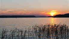 Západ slunce u Mazurských jezer.