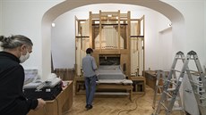 Pražská konzervatoř má nástroj za miliony. Varhany německého výrobce instalují... Pražská konzervatoř má nástroj za miliony. Varhany německého výrobce instalují...