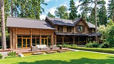 Přestavbou vtiskly architektky Tatiana a Elena roubené stavbě zcela jinou... Přestavbou vtiskly architektky Tatiana a Elena roubené stavbě zcela jinou...