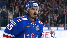 Nail Jakupov se po odchodu z NHL snaží uchytit v Rusku. Jenže zatím hlavně... Nail Jakupov se po odchodu z NHL snaží uchytit v Rusku. Jenže zatím hlavně...