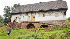 Dvě století starou a opuštěnou nemovitost Libňatov koupil. Až ji zbourá,... Dvě století starou a opuštěnou nemovitost Libňatov koupil. Až ji zbourá,...