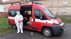 Proškolený tým příslušníků Hasičského záchranného sboru Plzeňského kraje pomáhá... Proškolený tým příslušníků Hasičského záchranného sboru Plzeňského kraje pomáhá...