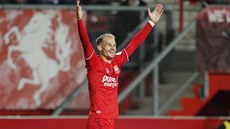 Český fotbalista Václav Černý se raduje z gólu v dresu Twente Enschede. Český fotbalista Václav Černý se raduje z gólu v dresu Twente Enschede.