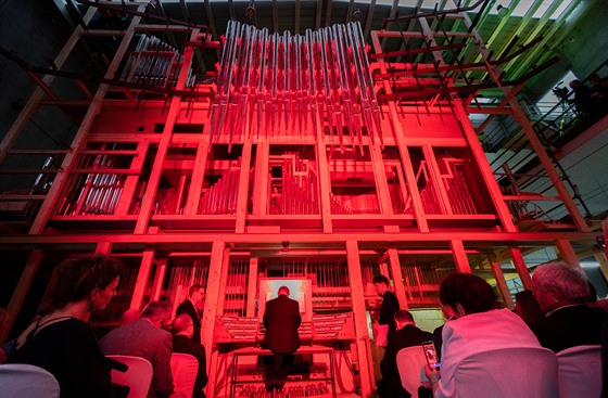 Premiérový koncert varhan vyrobených pro svatovítskou katedrálu probhl jet v...
