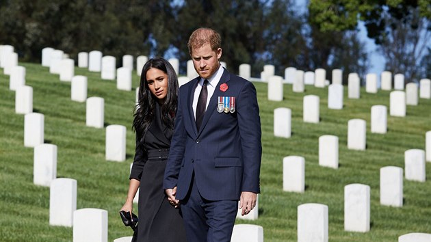 Vvodkyn Meghan a princ Harry uctili Den vzpomnek na hbitov v USA. (Los Angeles, 8. listopadu 2020)