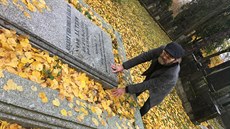 Viktor Braunreiter pořádá komentované prohlídky včetně hřbitova, kde leží i... Viktor Braunreiter pořádá komentované prohlídky včetně hřbitova, kde leží i...