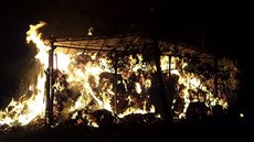 Hasiči na Pelhřimovsku zasahovali u požáru ocelokolny. (6. listopadu 2020) Hasiči na Pelhřimovsku zasahovali u požáru ocelokolny. (6. listopadu 2020)