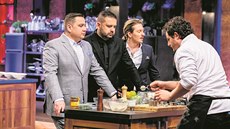 VÍTĚZ PŘED POROTOU. Zleva Jan Punčochář, Radek Kašpárek a Přemek Forejt. VÍTĚZ PŘED POROTOU. Zleva Jan Punčochář, Radek Kašpárek a Přemek Forejt.