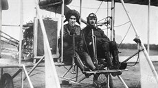 Kněžna Jevgenija Michajlovna Šachovská (1889–1920) na společném snímku s dalším... Kněžna Jevgenija Michajlovna Šachovská (1889–1920) na společném snímku s dalším...