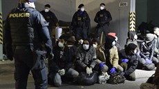 V kamionu celníci rentgenem odhalili 48 migrantů, z toho 47 mužů. (5. listopadu... V kamionu celníci rentgenem odhalili 48 migrantů, z toho 47 mužů. (5. listopadu...