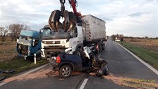 Tragická nehoda u Přeštic. Po srážce s nákladním autem zemřel v osobním vozidle... Tragická nehoda u Přeštic. Po srážce s nákladním autem zemřel v osobním vozidle...