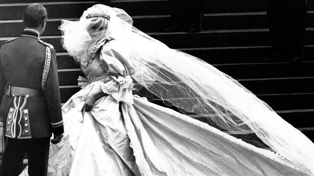 Diana Spencerov ve svatebn den (Londn, 29. ervna 1981)