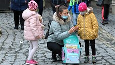 Žáci prvních a druhých tříd se vrátili do školních lavic. Žáci prvních a druhých tříd se vrátili do školních lavic.