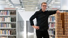 Ředitel Krajské knihovny Františka Bartoše ve Zlíně Jan Kaňka. Ředitel Krajské knihovny Františka Bartoše ve Zlíně Jan Kaňka.