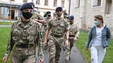 Do Vojenské nemocnice Brno dorazilo 12. listopadu 2020 šest britských... Do Vojenské nemocnice Brno dorazilo 12. listopadu 2020 šest britských...