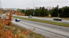Politici naléhají na developera, ať postaví přes čtyřproudou silnici lávku pro... Politici naléhají na developera, ať postaví přes čtyřproudou silnici lávku pro...