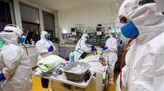 Na chirurgickém oddělení FN Brno je zřízena provizorní lůžková část pro... Na chirurgickém oddělení FN Brno je zřízena provizorní lůžková část pro...