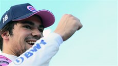 Lance Stroll ze stáje Racing Point oslavuje vítězství v kvalifikaci na Velkou... Lance Stroll ze stáje Racing Point oslavuje vítězství v kvalifikaci na Velkou...