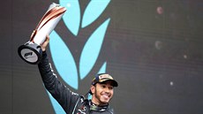 Lewis Hamilton slaví zisk sedmého titulu mistra svta.