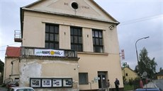 V současnosti ale dům nesplňoval nároky na využití jako společenský sál a... V současnosti ale dům nesplňoval nároky na využití jako společenský sál a...