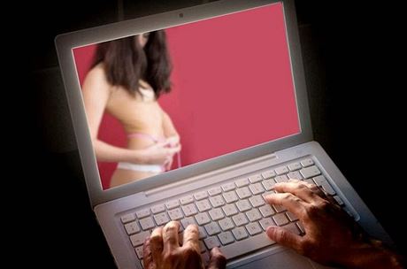 Obvinný mu získané obrazové materiály s dtskou pornografií následn zpístupnil dalím zájemcm ke staení na internetu. Ilustraní foto