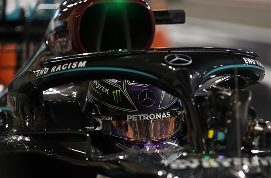Lewis Hamilton, vítz kvalifikace na Velkou cenu Bahrajnu