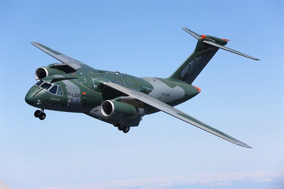 Multifunkní transportní letoun KC-390 na jeho výrob se podílí Aero Vodochody