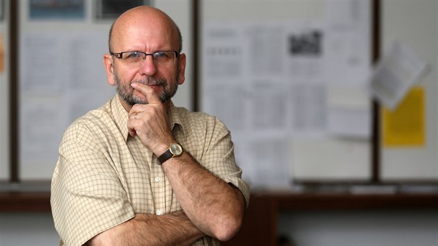 Miroslav Stulák, hlavní organizátor dějepisné soutěže a učitel Gymnázia Cheb. Miroslav Stulák, hlavní organizátor dějepisné soutěže a učitel Gymnázia Cheb.
