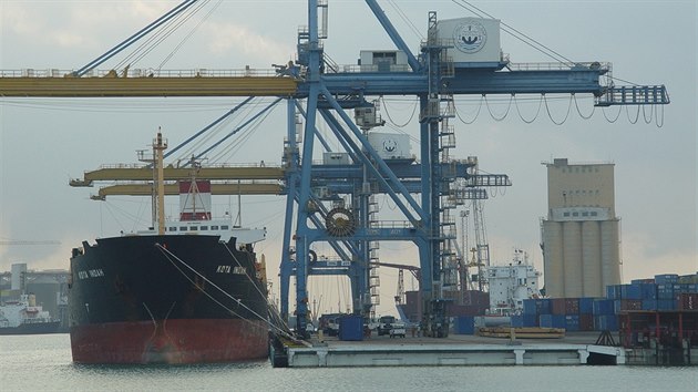 Port Sudan, nejvznamnj pstav tyicetimilionovho Sdnu