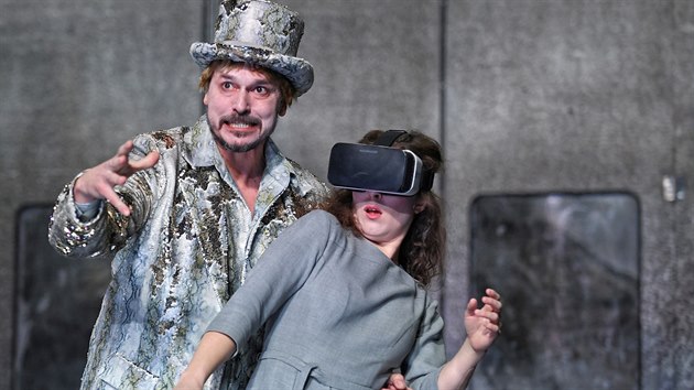 Za roli Satana v inscenaci Ztracený ráj získal Petr Štěpán svou druhou Thálii.