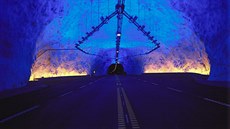 Laerdalský tunel v Norsku je se svojí délkou 24,5 kilometru nejdelším silničním... Laerdalský tunel v Norsku je se svojí délkou 24,5 kilometru nejdelším silničním...