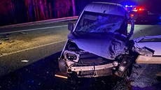 Kvůli čelnímu střetu dvou dodávek je neprůjezdná silnice I/4 nedaleko... Kvůli čelnímu střetu dvou dodávek je neprůjezdná silnice I/4 nedaleko...