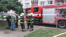 Hasiči evakuovali 90 lidí. Hasiči evakuovali 90 lidí.
