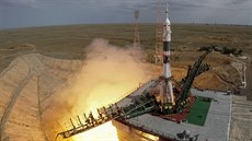 Start rakety Sojuz MS-09 z Bajkonuru