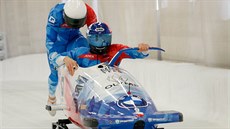 Čeští bobisté Dominik Dvořák (vpravo) a Jakub Nosek v závodě Světového poháru... Čeští bobisté Dominik Dvořák (vpravo) a Jakub Nosek v závodě Světového poháru...