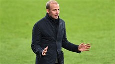 Trenér fotbalistů Hoffenheimu Sebastian Hoeness. Trenér fotbalistů Hoffenheimu Sebastian Hoeness.