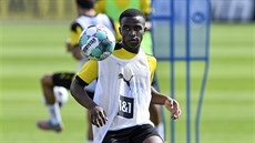 Youssoufa Moukoko od srpna trénuje s áčkem Borussie Dortmund, ačkoliv mu tou... Youssoufa Moukoko od srpna trénuje s áčkem Borussie Dortmund, ačkoliv mu tou...
