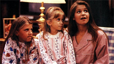 Jodie Sweetinová, Mary-Kate Olsenová a Candace Cameron Bure v seriálu Plný dm...