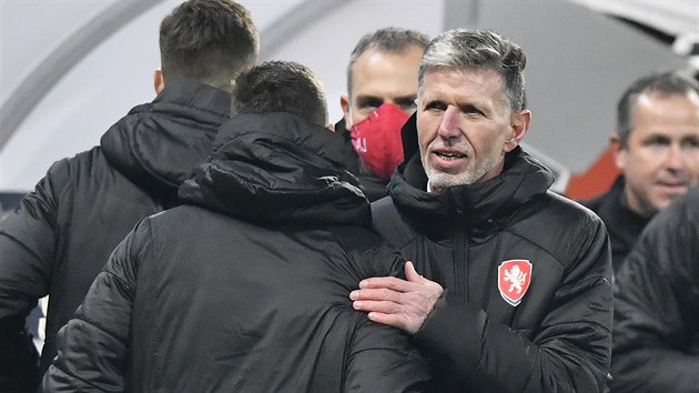 Trenér českých fotbalistů Jaroslav Šilhavý se raduje po vítězném zápasy se... Trenér českých fotbalistů Jaroslav Šilhavý se raduje po vítězném zápasy se...