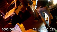 Čtyřicetiletý muž se v době zákazu vycházení zeptal brněnských strážníků, zda... Čtyřicetiletý muž se v době zákazu vycházení zeptal brněnských strážníků, zda...
